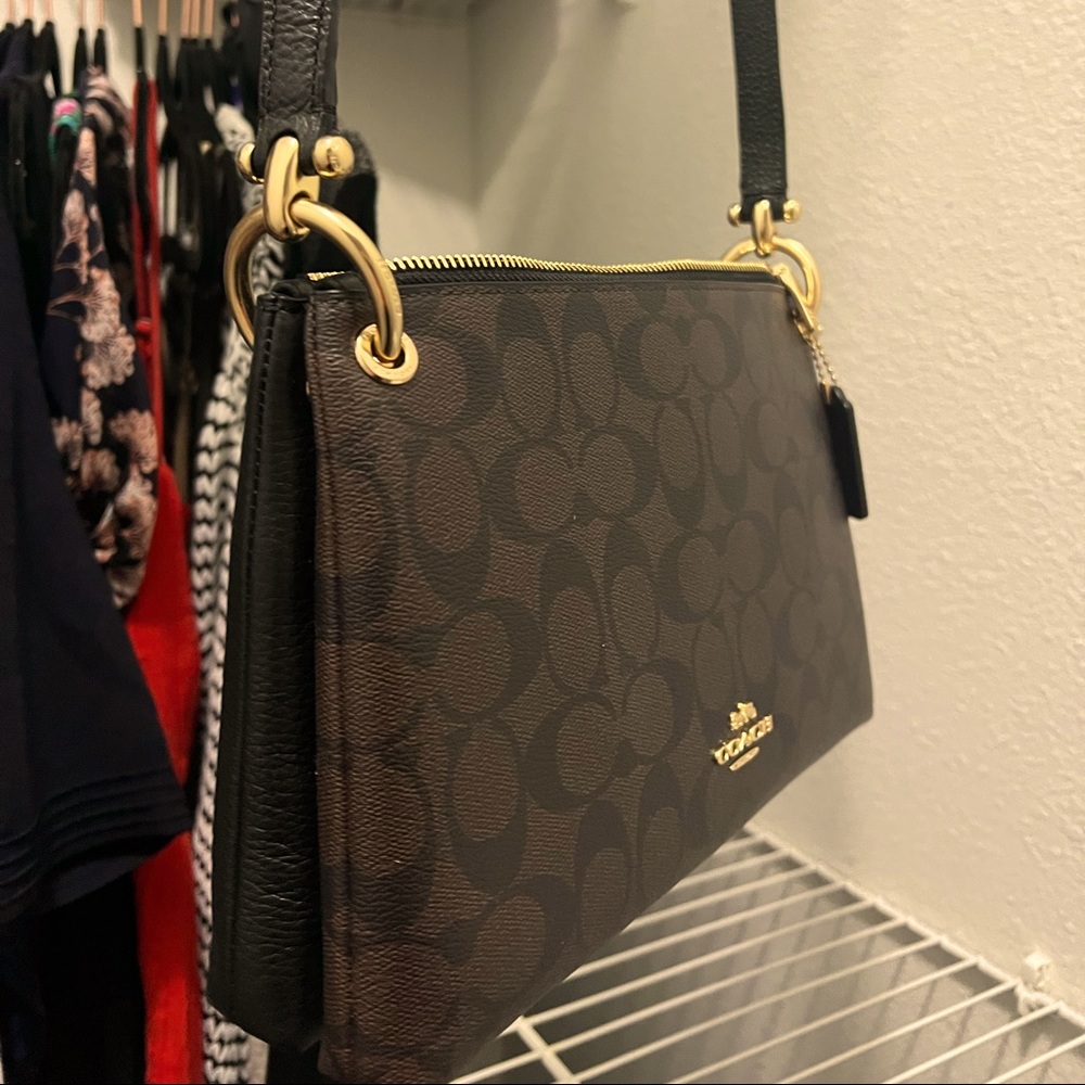 Coach crossbody LIKE NEW!